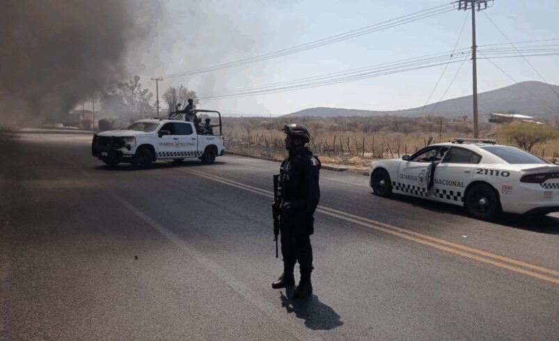 Narcobloqueos en Michoacán, Guanajuato y Jalisco dejan olas de violencia e incendios