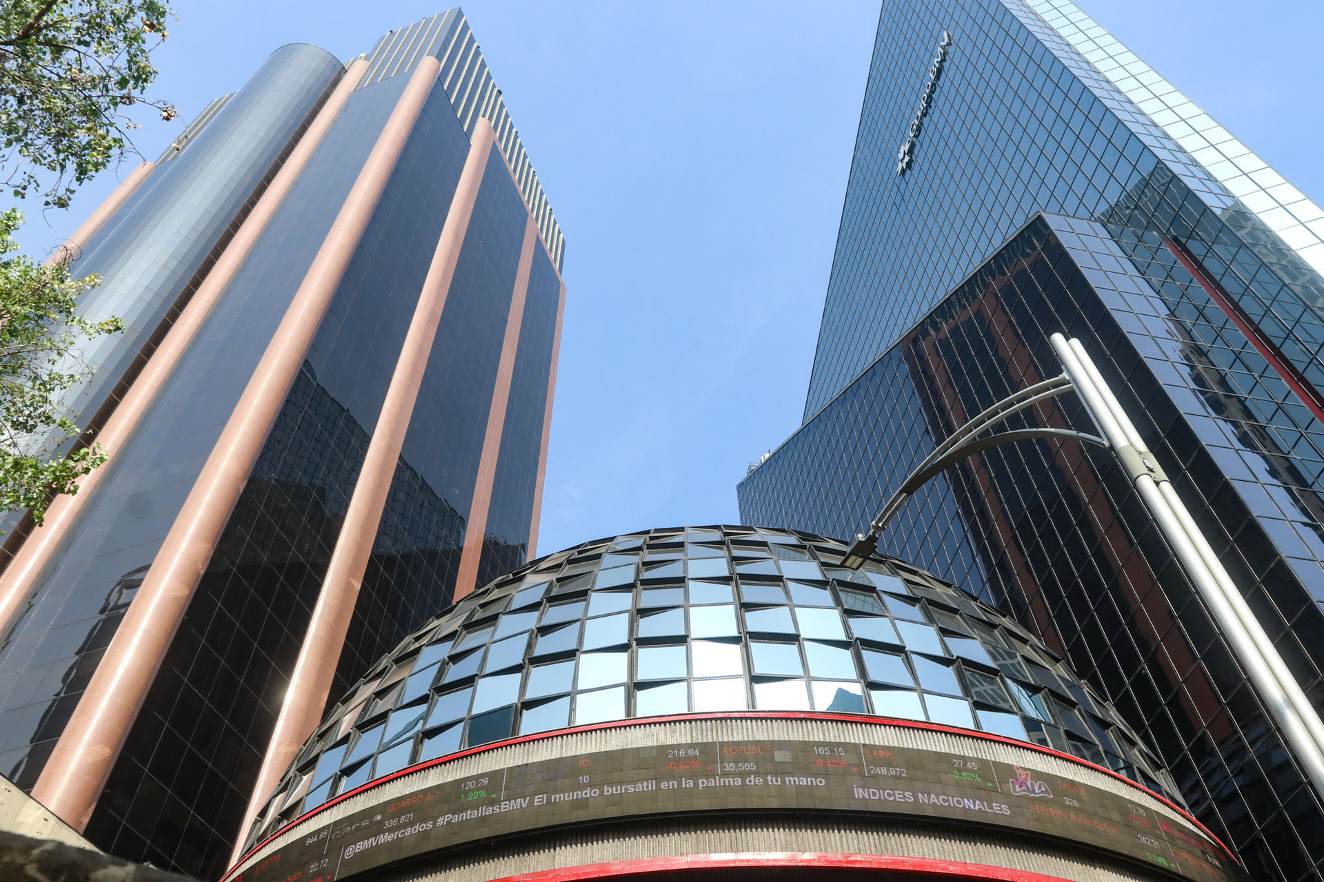 La Bolsa de México registra una ganancia semanal del 6.98 %