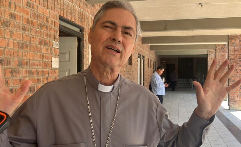 Como una persona accesible y sencilla, calificó obispo de Torreón al nuevo Papa León XIV