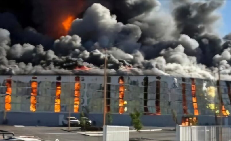 Fuerte incendio consume la Planta 5 de Daimay en Ramos Arizpe