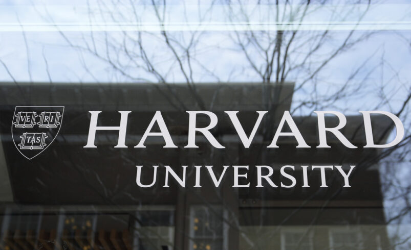 Harvard no podrá recibir a estudiantes extranjeros por orden del gobierno de EUA