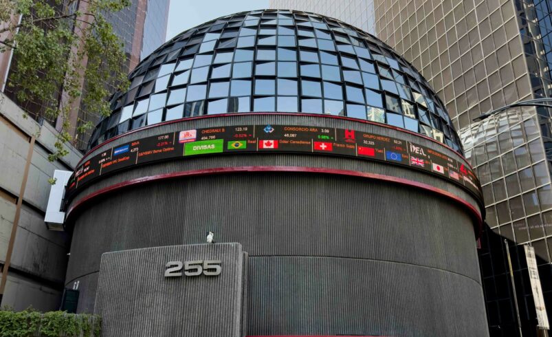 Bolsa mexicana cierra mayo con avance del 2.81 % y liga cinco meses de ganancias