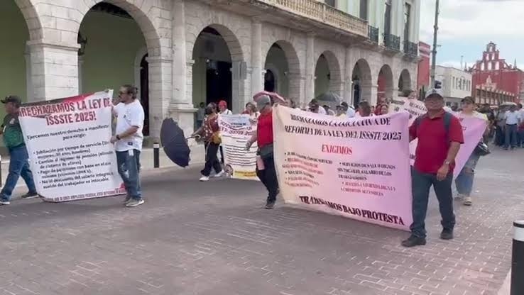 Docentes marchan en Mérida y exigen respuesta al pliego petitorio entregado desde 2023