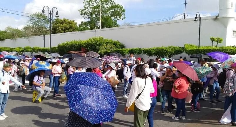 Maestros toman la Plaza Grande
