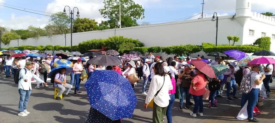 Maestros toman la Plaza Grande