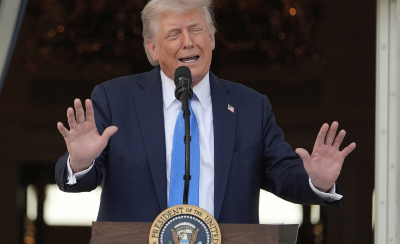 Trump prohíbe la entrada a EUA a viajeros de doce países, ¿cuáles son?