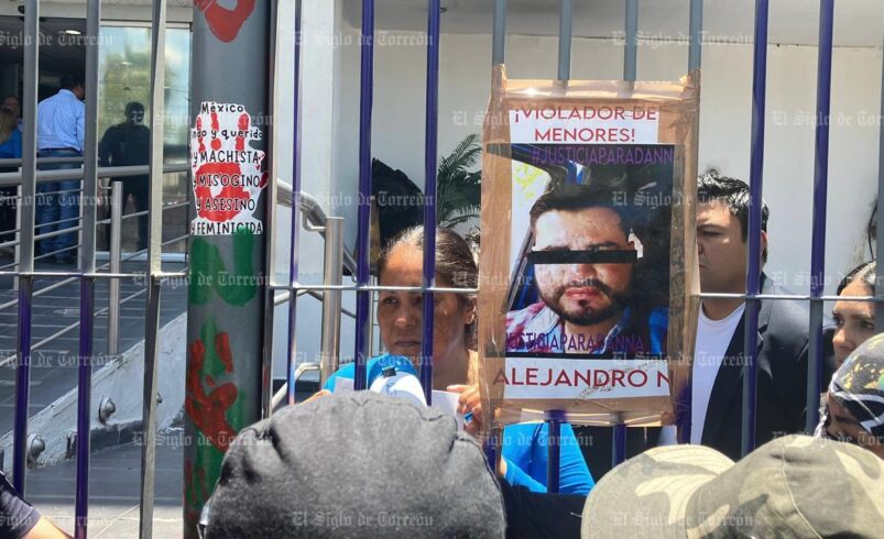 Arde Palacio de Justicia de Gómez Palacio tras sentencia absolutoria de presunto agresor de menor