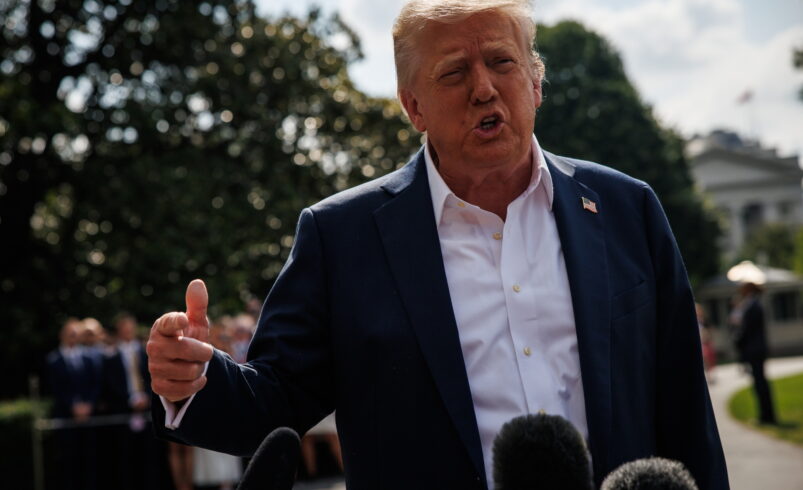 Donald Trump anuncia nuevos aranceles del 30 % para México