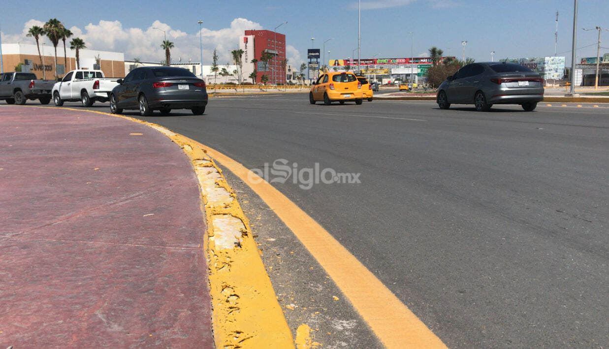 Detectan fallas en pintura vial de recientes obras en Torreón