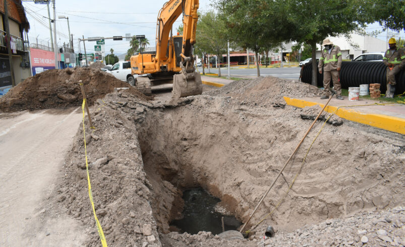 Reposición de colector en Constitución y Colón terminará en una o dos semanas: Simas Torreón
