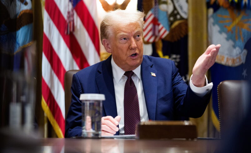 Tribunal declara ilegales los aranceles de Trump, pero se mantienen vigentes