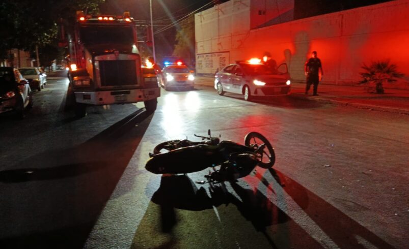 Fuerte accidente en Torreón deja dos jóvenes lesionados