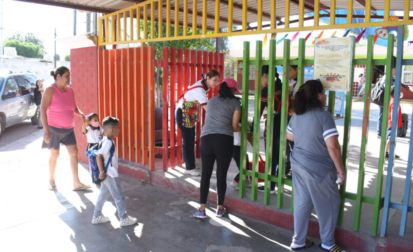 Familias laguneras regresan a la rutina tras llegar fin de vacaciones