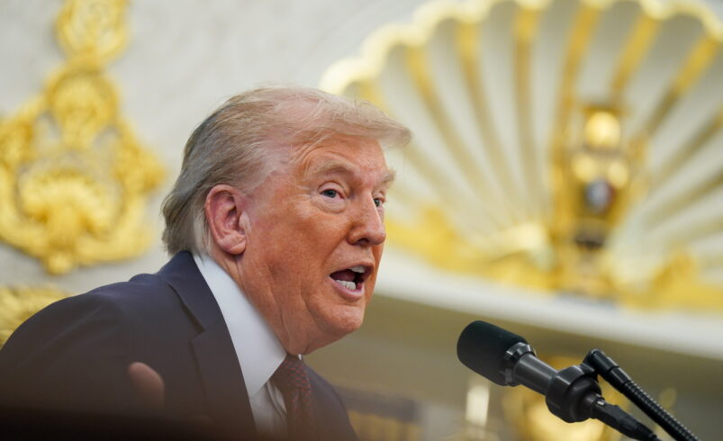 Trump afirma que EU atacó a un barco cargado con drogas procedente de Venezuela