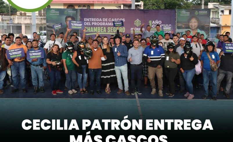 Cecilia Patrón entrega más cascos con el programa Chambea Seguro