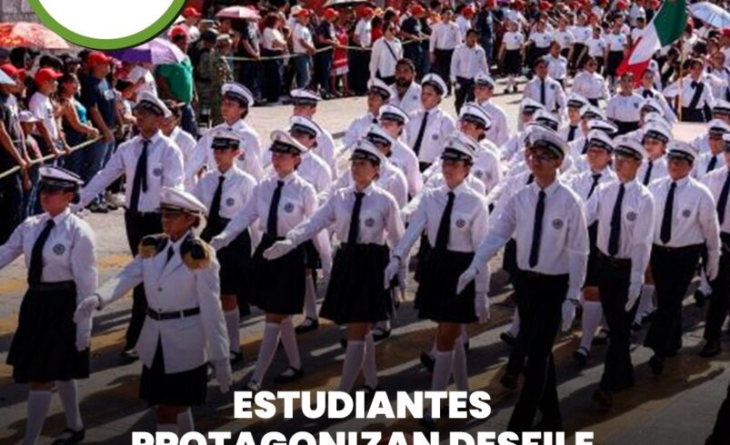 Estudiantes protagonizan desfile por el 215º Aniversario de la Independencia