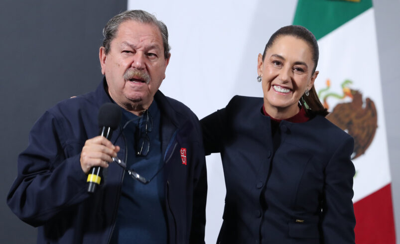 Sheinbaum rechaza cambios en dirección de FCE tras polémica de Paco Ignacio Taibo II