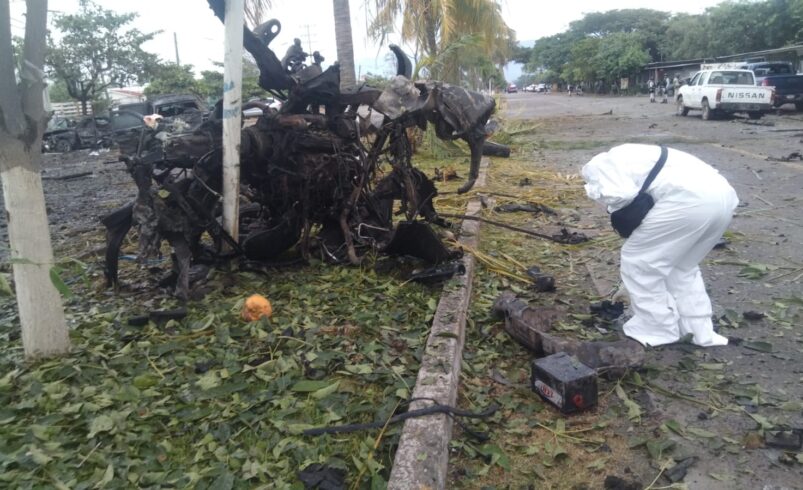 Sube a 6 los muertos por explosión de coche bomba en Michoacán; 3 eran policías comunitarios