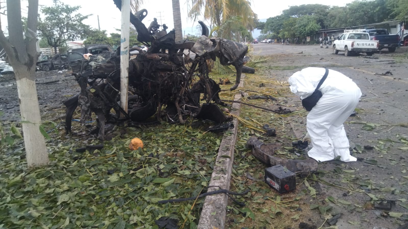 Sube a 6 los muertos por explosión de coche bomba en Michoacán; 3 eran policías comunitarios