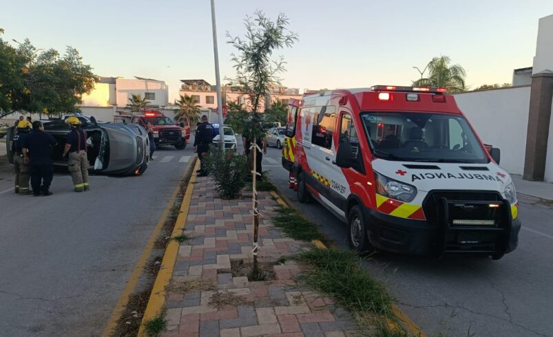 Joven lesionada tras volcadura en la Ampliación Senderos de Torreón