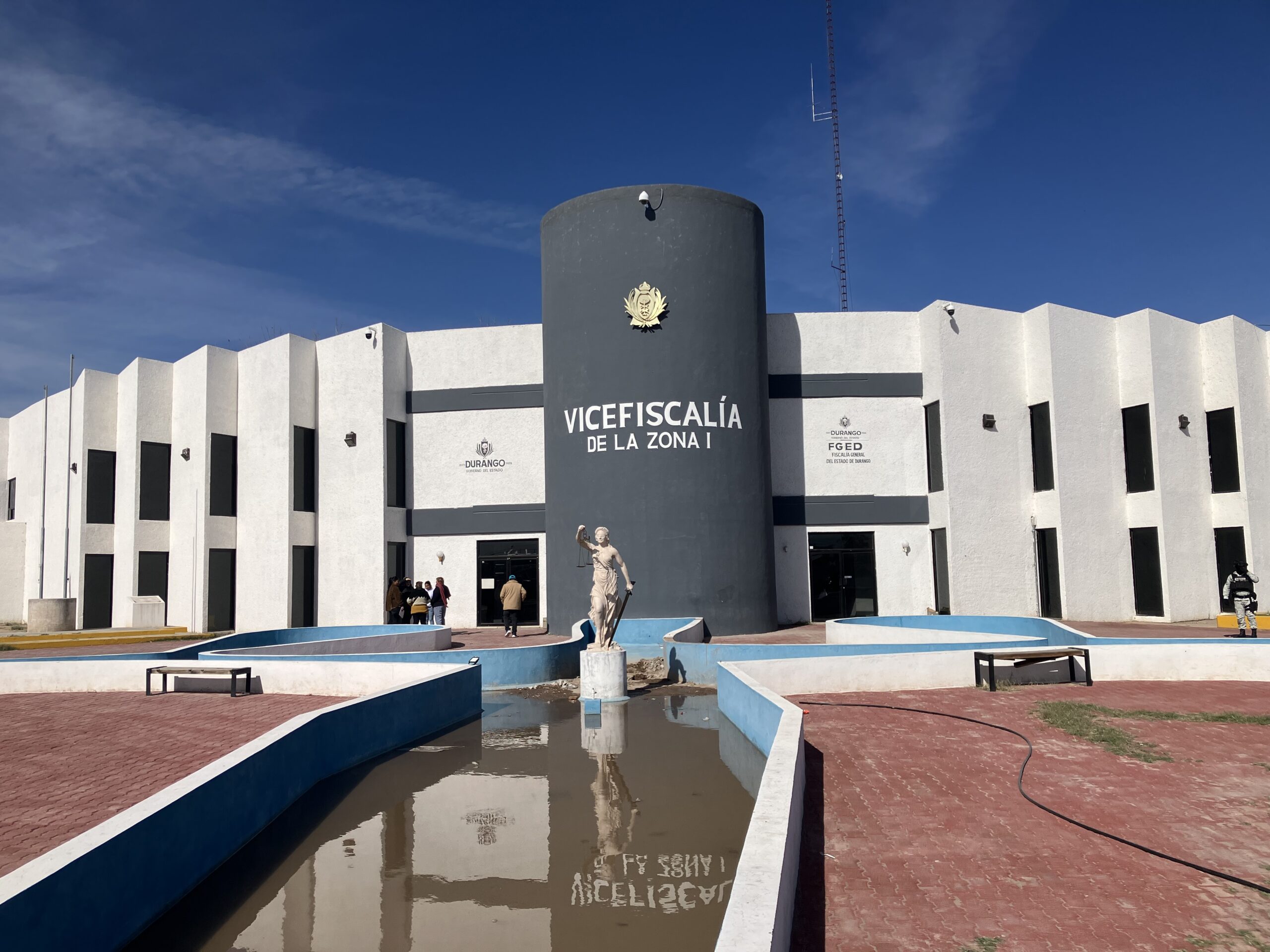 Investigan feminicidio en Gómez Palacio; mujer hallada en tambo tenía múltiples heridas de arma blanca