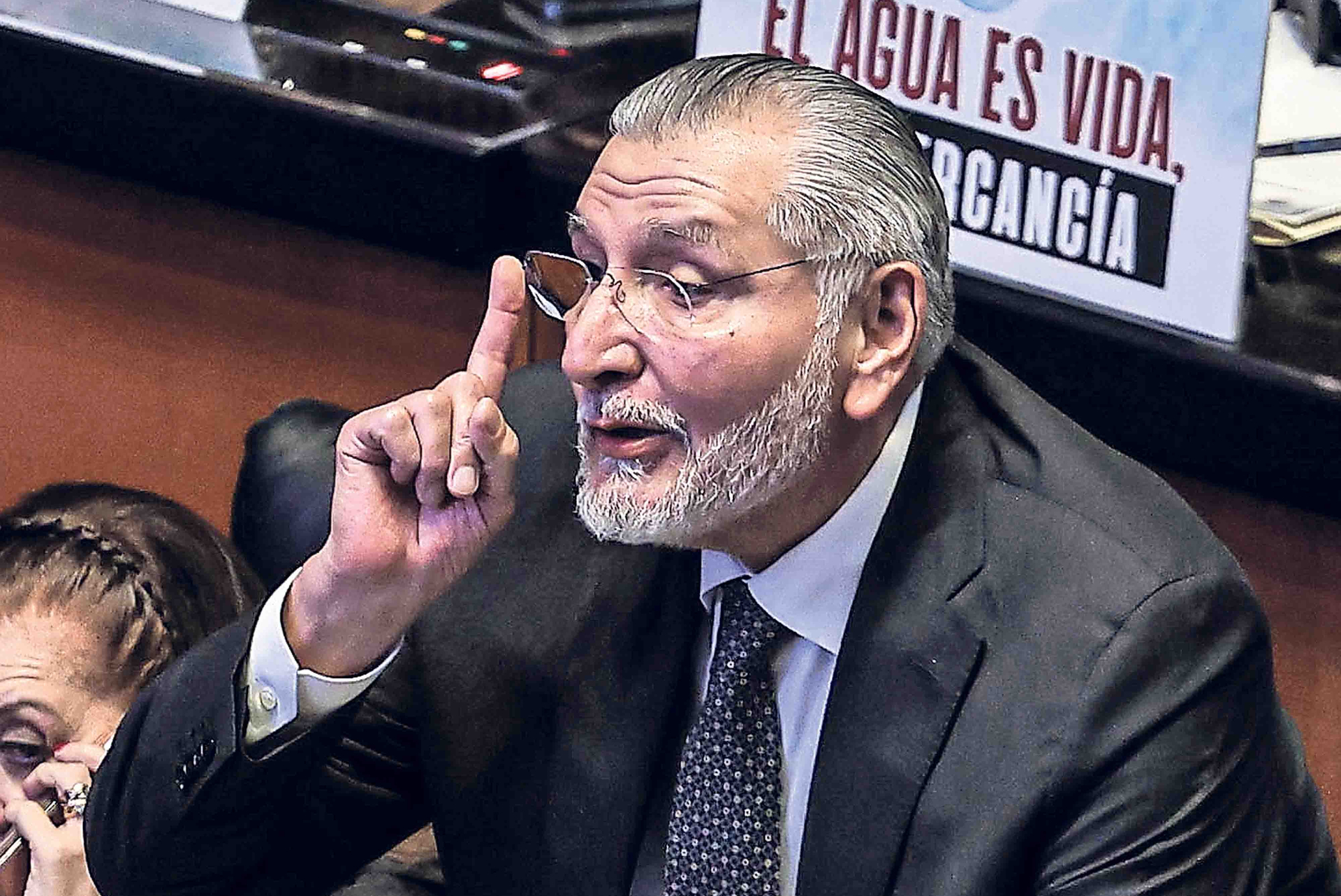 Adán Augusto deja coordinación de Morena en el Senado