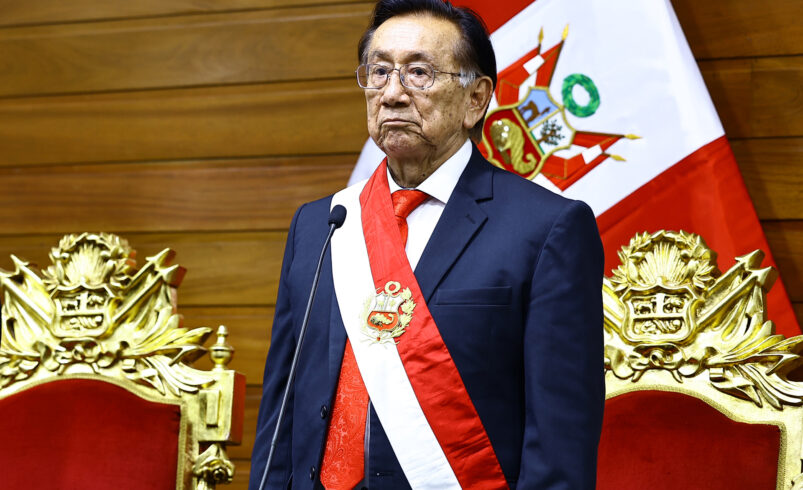 José María Balcázar es el nuevo presidente interino de Perú