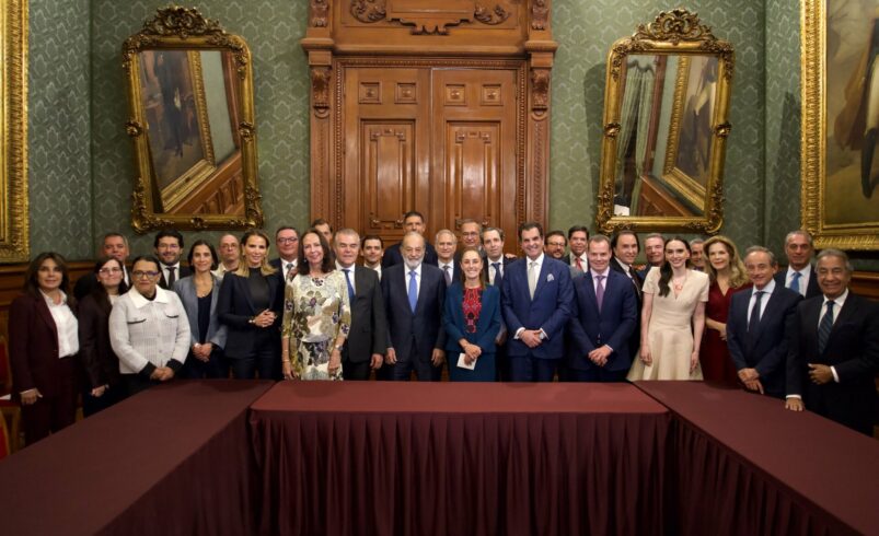 Sheinbaum se reúne con empresarios en Palacio Nacional