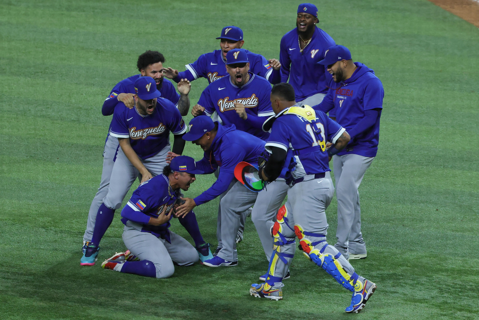 Venezuela hace historia; conquista su primer Clásico Mundial de Beisbol ante EU