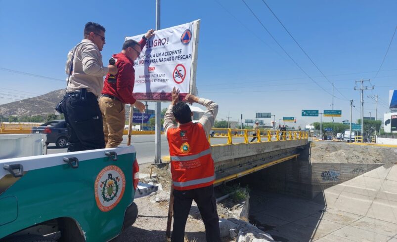 Gómez Palacio refuerza señalética preventiva tras apertura de canales de riego