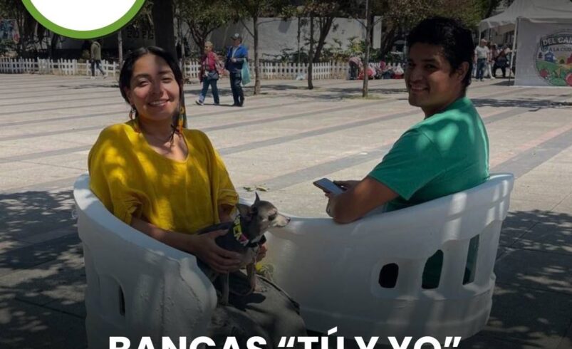 Bancas “tú y yo” de Mérida llegan a la CDMX y llaman la atención