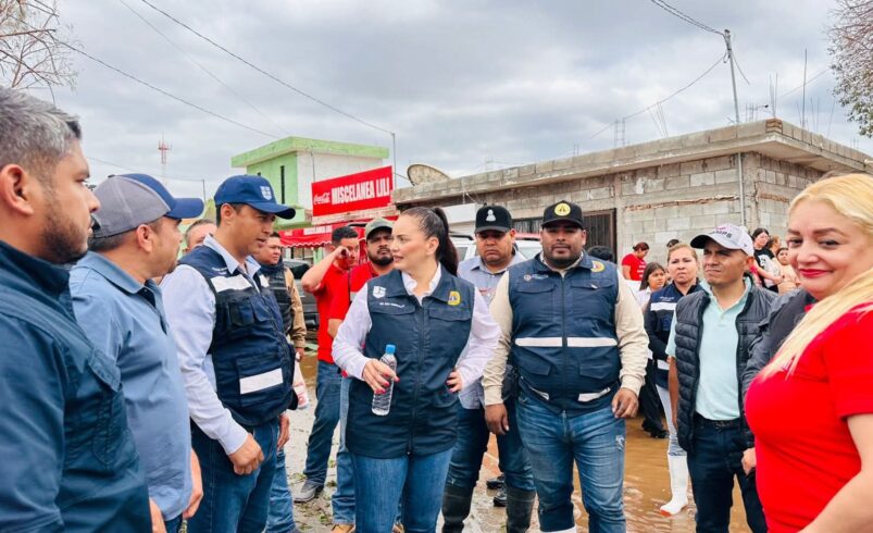 La alcaldesa de Lerdo supervisa colonias afectadas por tromba y granizo