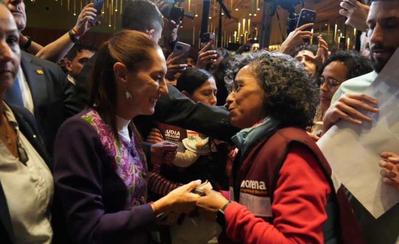 Sheinbaum llega a España y lanza mensaje de paz en cumbre internacional