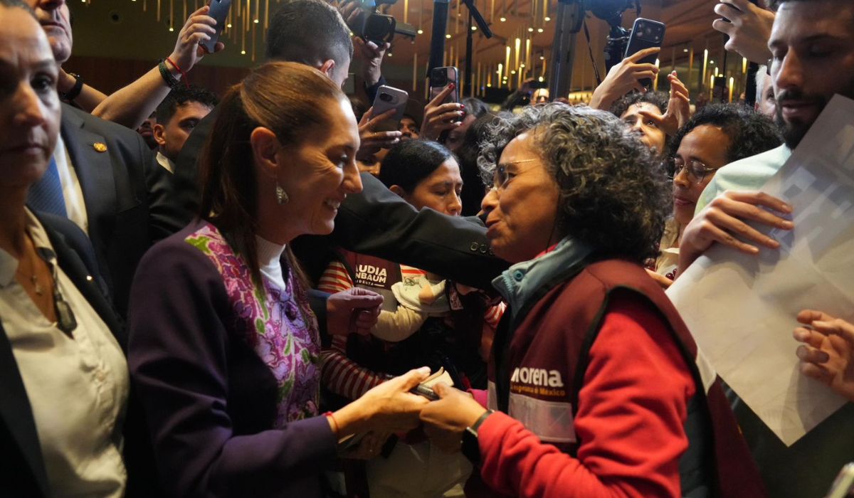 Sheinbaum llega a España y lanza mensaje de paz en cumbre internacional