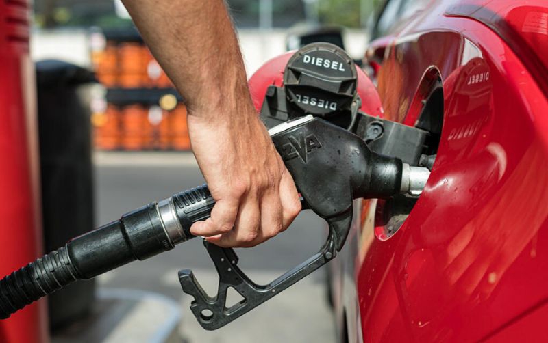 Precio del diésel bajará a 27 pesos por litro tras pacto con gasolineros