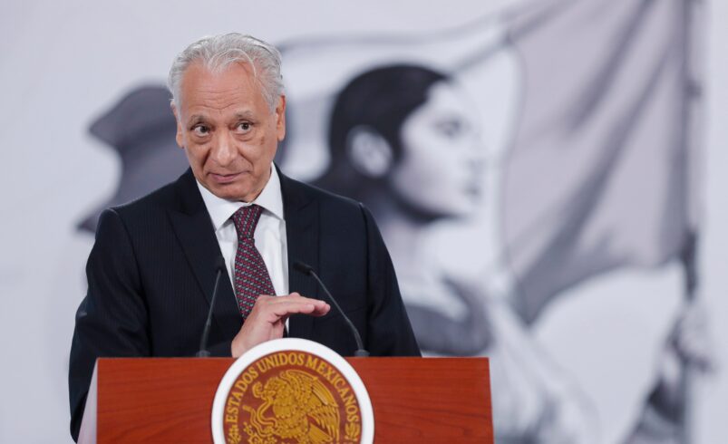 Sheinbaum anuncia que Víctor Rodríguez deja la dirección de Pemex