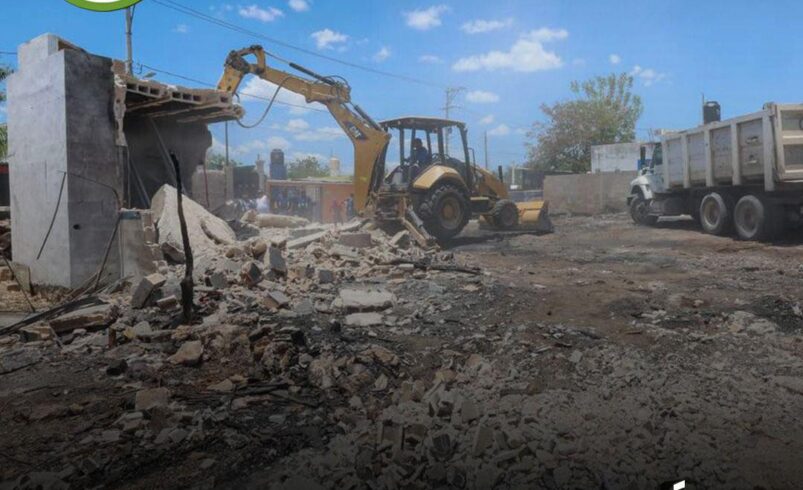 Comienza reconstrucción tras incendio en Dzununcán