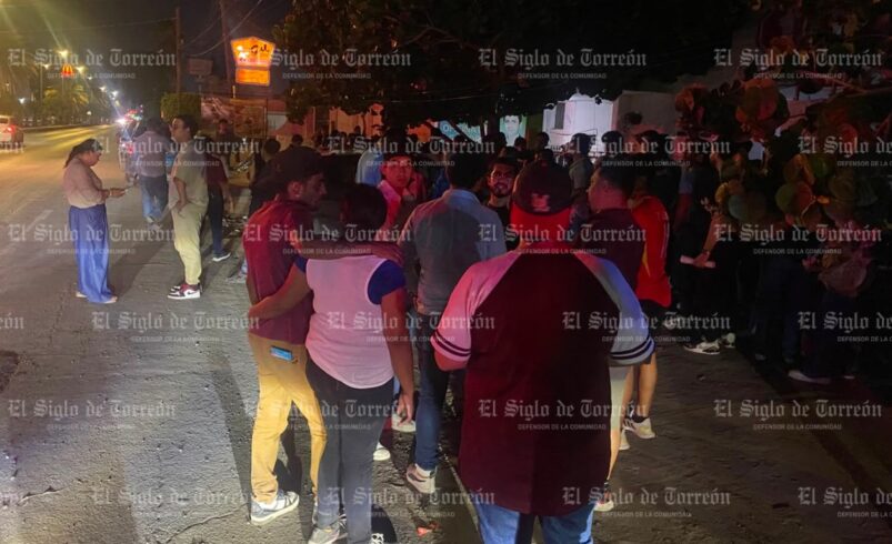 Protestan operadores electorales por falta de pago; bloquean avenida Juárez