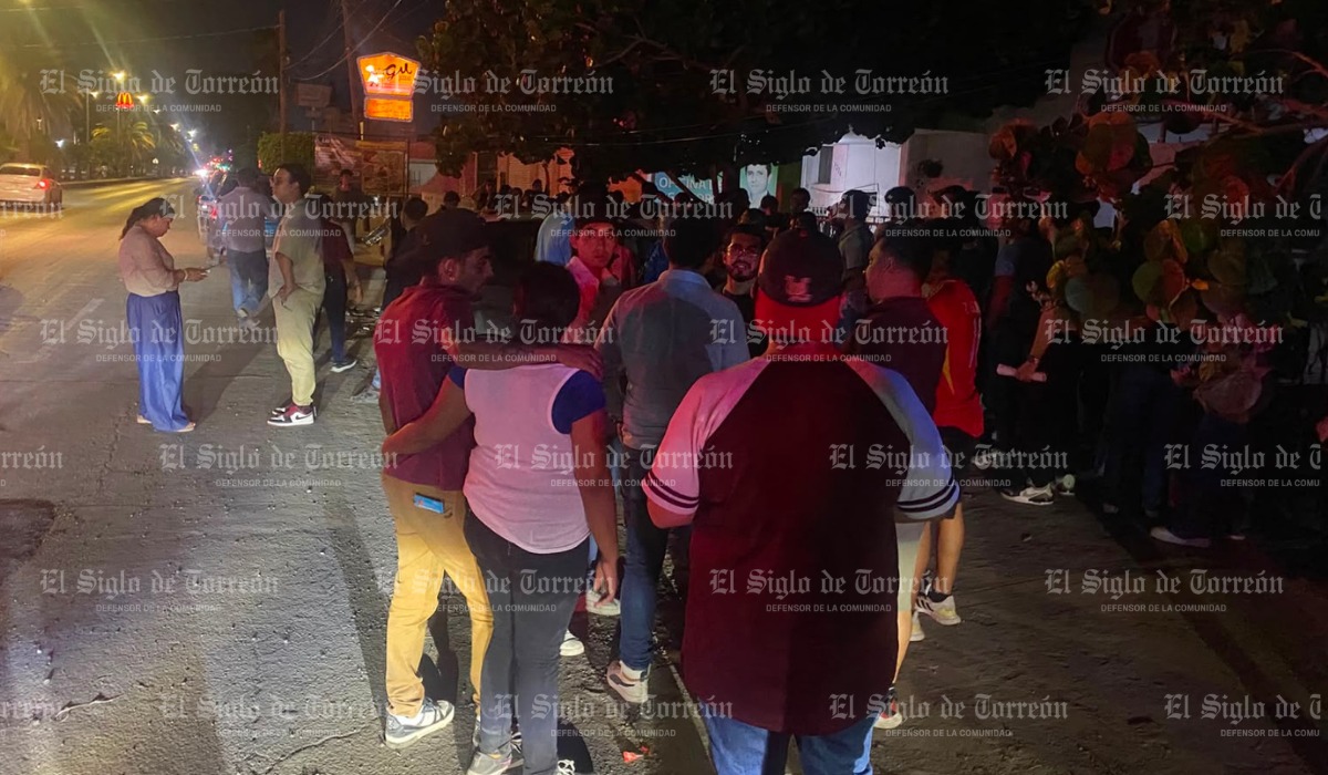 Protestan operadores electorales por falta de pago; bloquean avenida Juárez