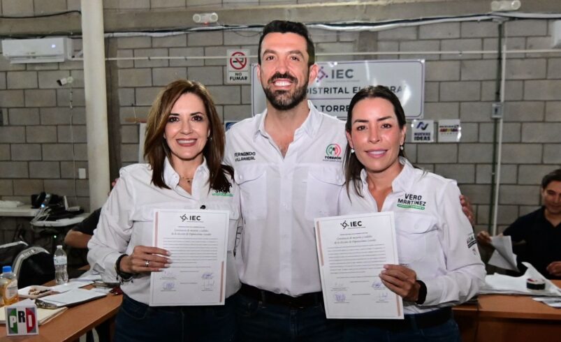 Reciben Vero Martínez y Lorena Safa constancia de mayoría