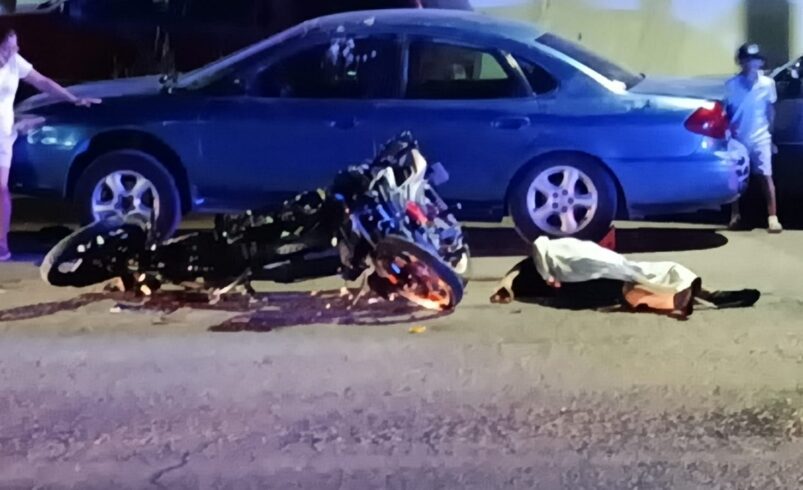 Choque de motocicletas deja una persona fallecida y dos heridos