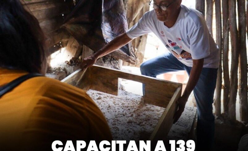 Capacitan a 139 familias yucatecas para construir fogones en alto