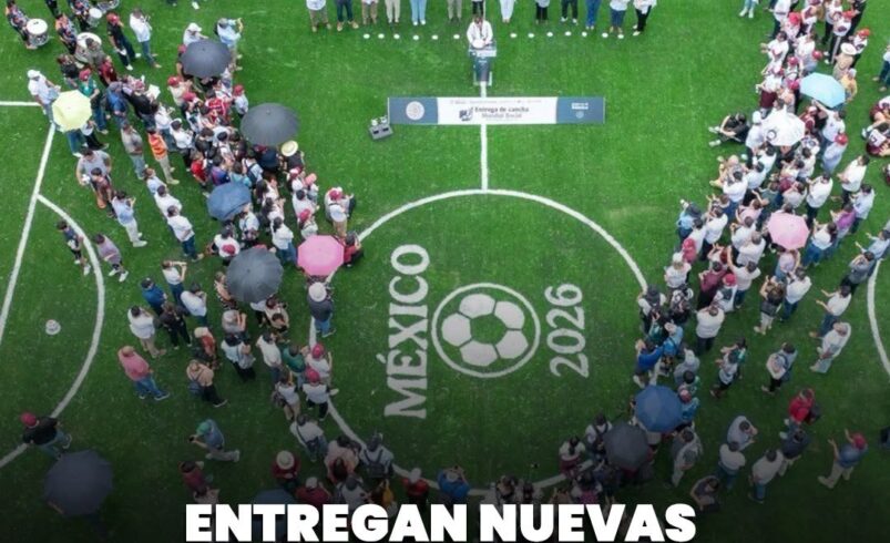 Entregan nuevas canchas de fútbol 5 en Mérida y Umán