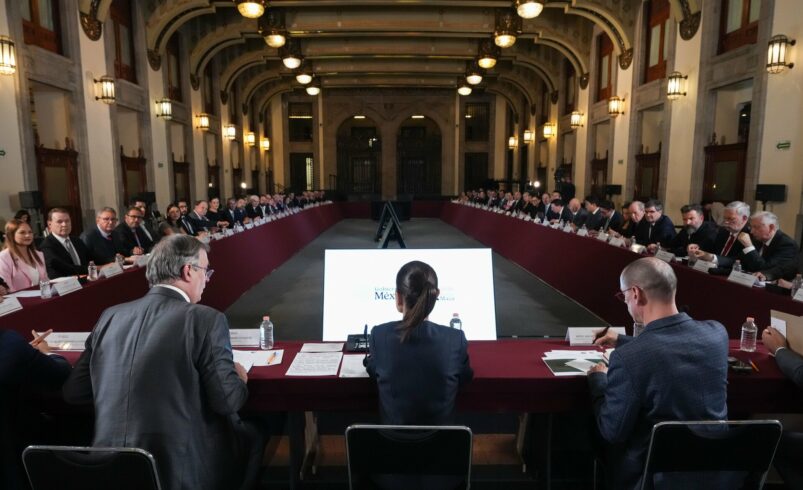 Sheinbaum se reúne con empresarios de maquilas y manufactura para fomentar ‘más inversiones’