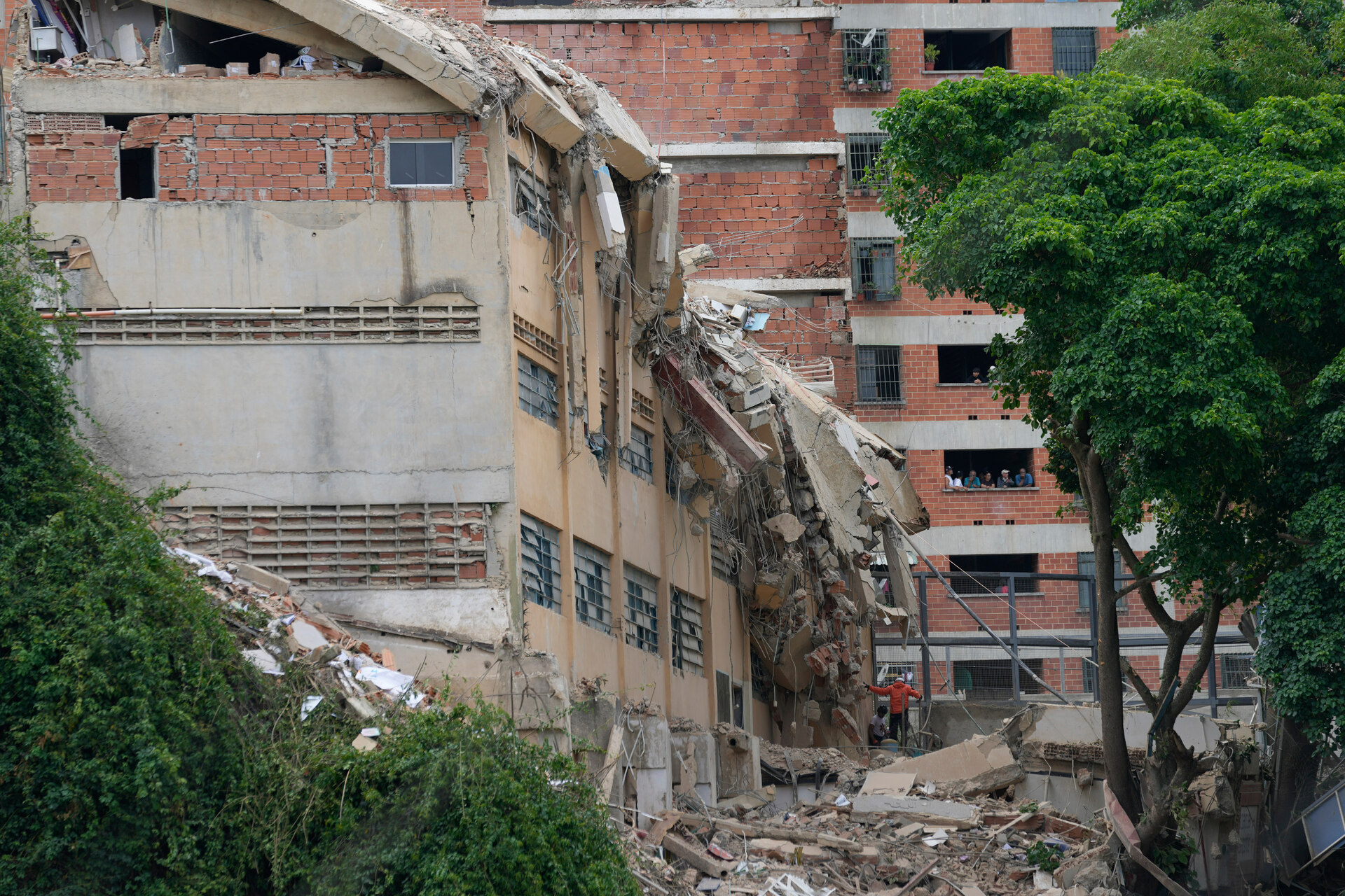 Cifra de fallecidos por sismos en Venezuela supera los 4,000