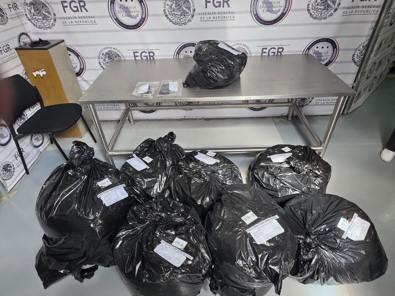 Aseguran 90 kilos de marihuana y 8 kilos de cristal en San Pedro; hay dos detenidos
