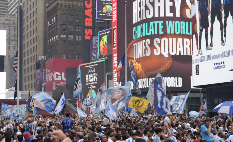 Argentinos y españoles se adueñan de las calles de Nueva York