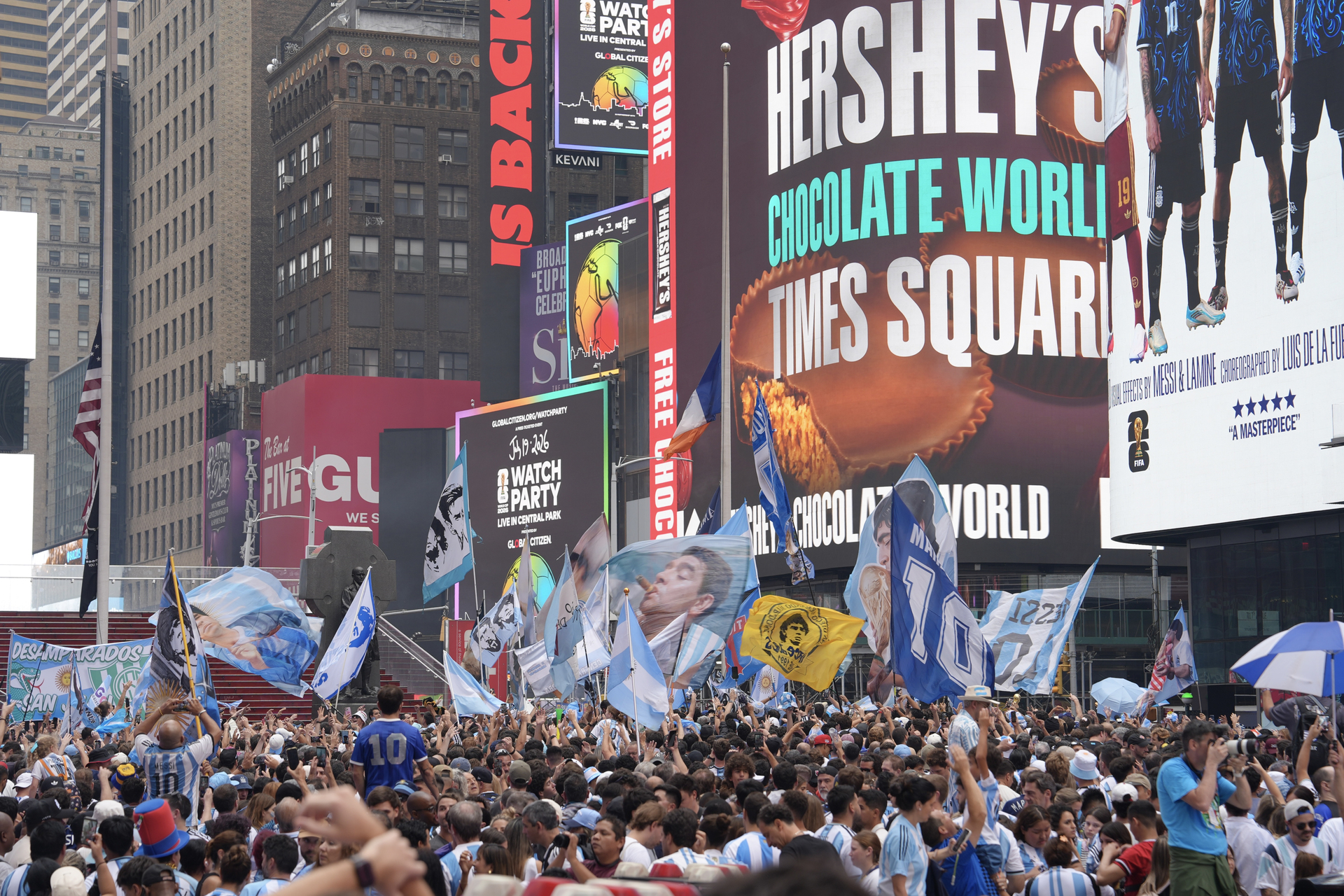 Argentinos y españoles se adueñan de las calles de Nueva York