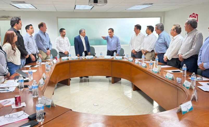 Xavier Herrera rinde protesta como nuevo gerente general del Simas Torreón