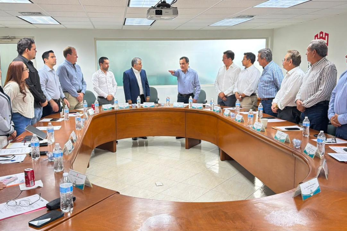 Xavier Herrera rinde protesta como nuevo gerente general del Simas Torreón